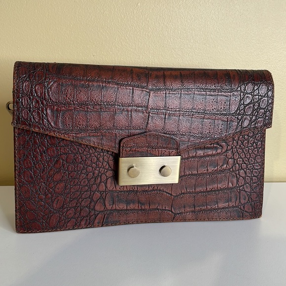 Croc Embossed Leather Shoulder Bag - Picture 13 of 16